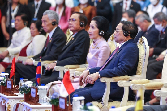 Thủ tướng Phạm Minh Chính dự lễ khai mạc Hội nghị Cấp cao ASEAN - Ảnh 3.