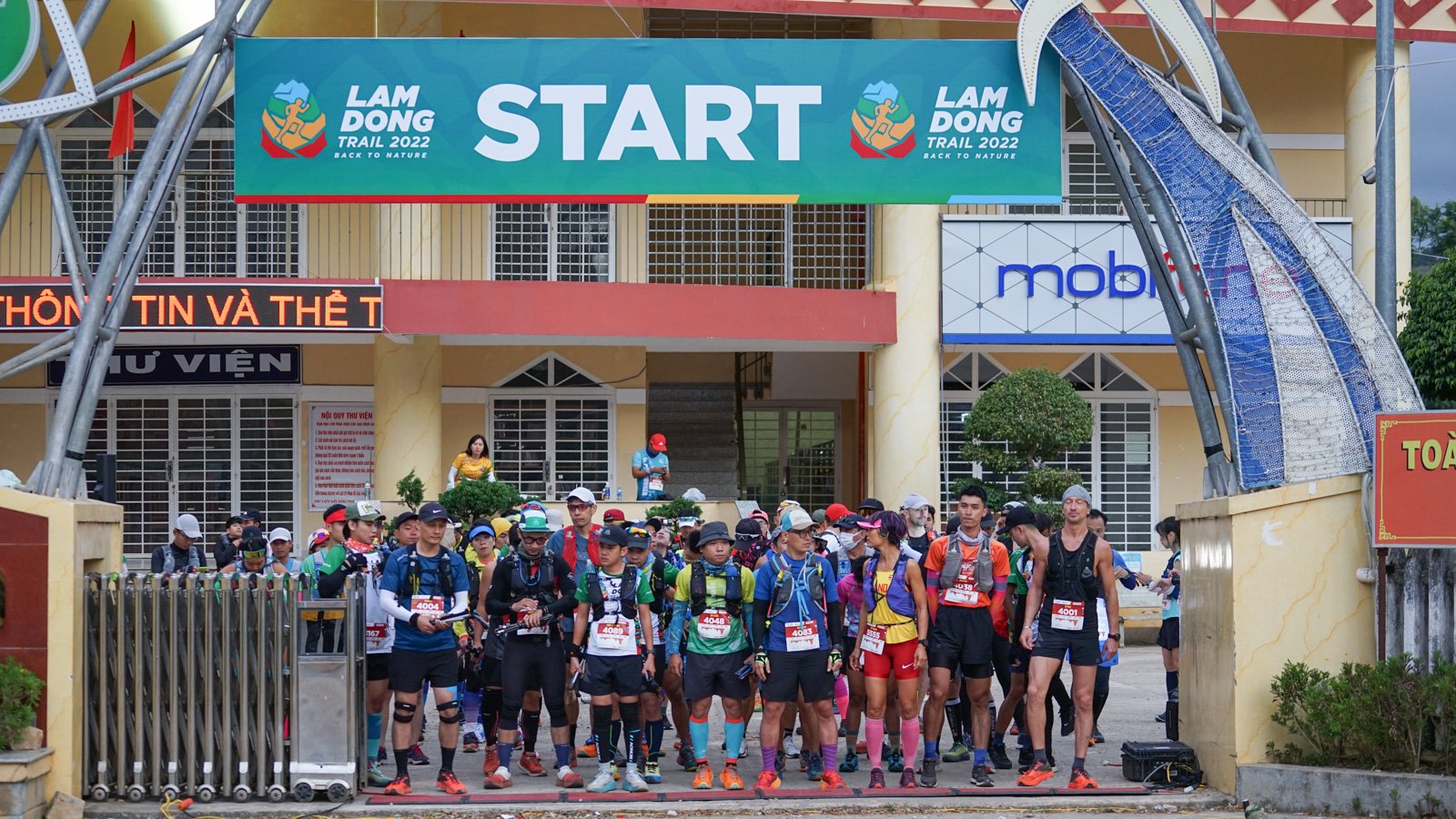 Gần 2.000 VĐV chinh phục Giải Chạy địa hình Lâm Đồng Trail 2022 - Ảnh 1.