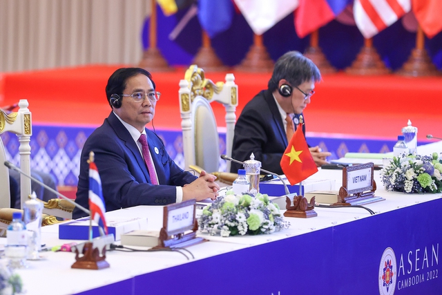 Lãnh đạo các nước ASEAN và Trung Quốc thông qua tuyên bố về biển Đông - Ảnh 4.
