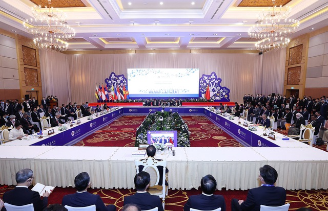 Lãnh đạo các nước ASEAN và Trung Quốc thông qua tuyên bố về biển Đông - Ảnh 3.