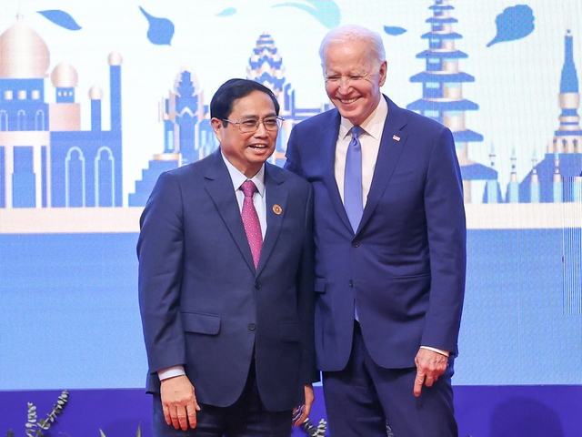 Tổng thống Mỹ Joe Biden vui vẻ nhận lời thăm Việt Nam - Ảnh 1.