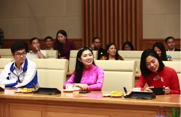Rà soát các phong trào thi đua không cần thiết làm khổ các thầy cô giáo - Ảnh 4. Rà soát các phong trào thi đua không cần thiết làm khổ các thầy cô giáo - Ảnh 4.