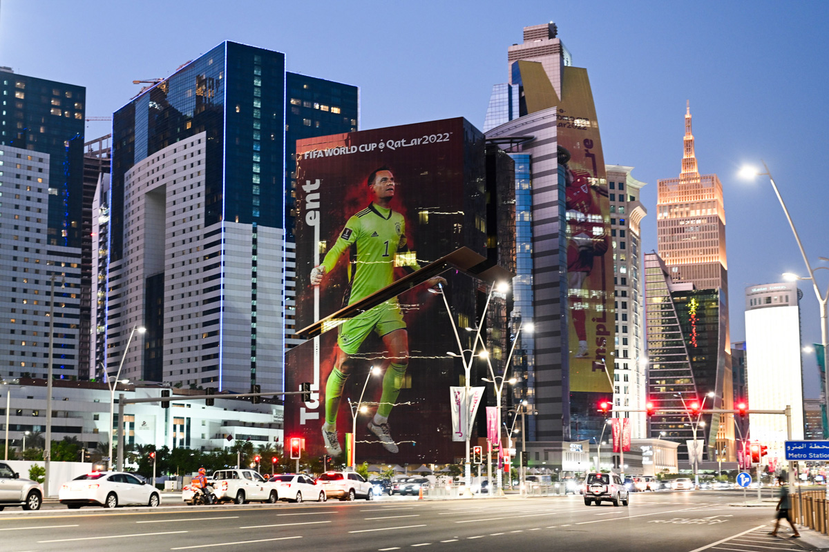 Bỏ ra... 5,5 triệu tỉ đồng đăng cai World Cup 2022, Qatar được gì? - Ảnh 7.