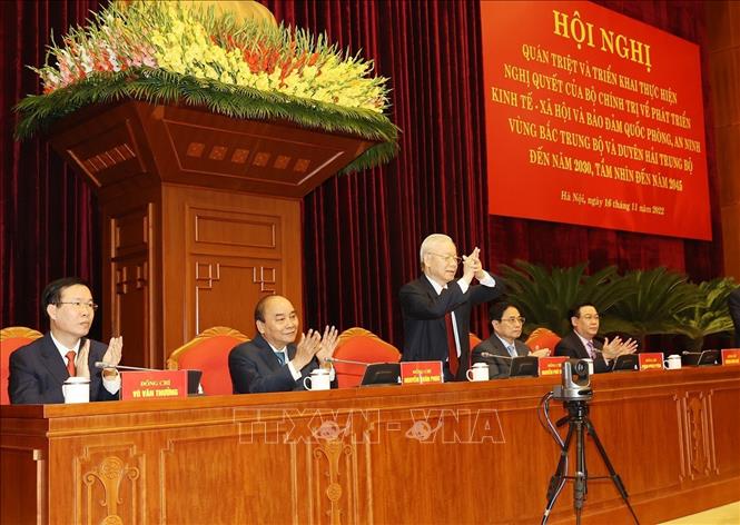 Bộ Chính trị tổ chức hội nghị về Bắc Trung Bộ và duyên hải Trung Bộ - Ảnh 2.
