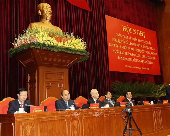 Bộ Chính trị tổ chức hội nghị về Bắc Trung Bộ và duyên hải Trung Bộ - Ảnh 4.