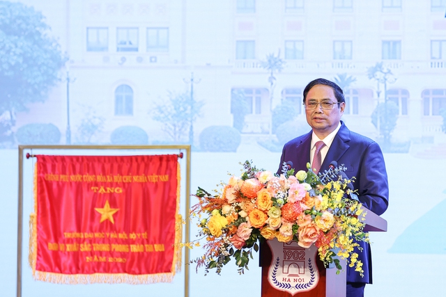 Thủ tướng Phạm Minh Chính dự lễ kỷ niệm ngôi trường 120 tuổi - Ảnh 1.
