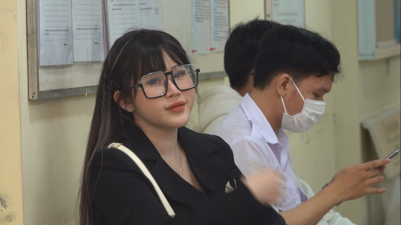 Hoa hậu bolero Trần Mỹ Ngọc gây bất ngờ với hình ảnh táo bạo