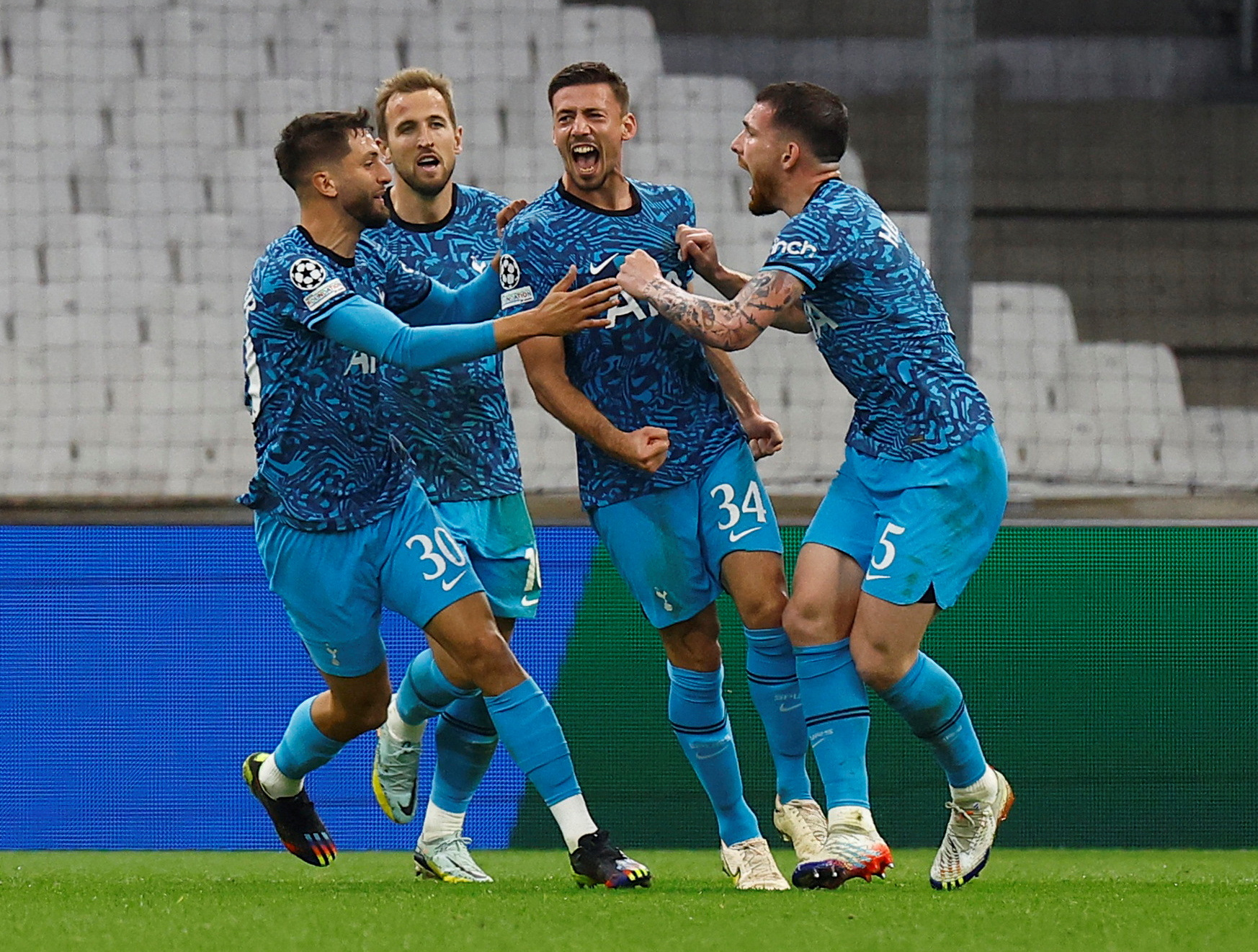 Ngược d&ograve;ng đẳng cấp, Tottenham loại Marseille ở chảo lửa Velodrome - Ảnh 6.