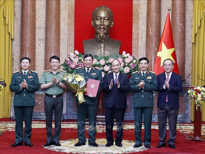 Chủ tịch nước trao quyết định thăng quân hàm Thượng tướng quân đội - Ảnh 2. Chủ tịch nước trao quyết định thăng quân hàm Thượng tướng quân đội - Ảnh 2.