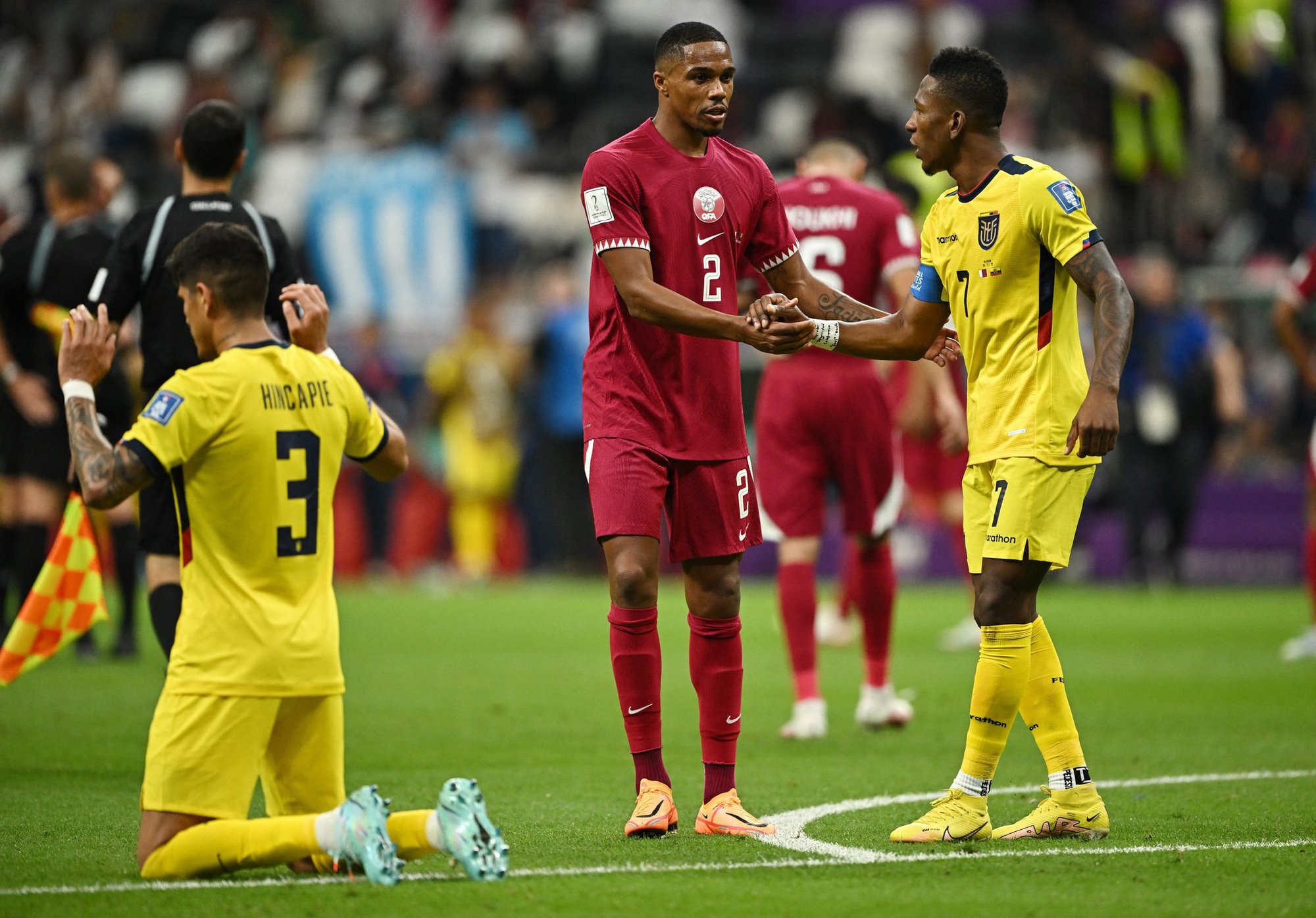 Qatar - Ecuador: Thi đấu bế tắc, chủ nhà nhận thất bại 0-2 trận khai mạc - Ảnh 9.