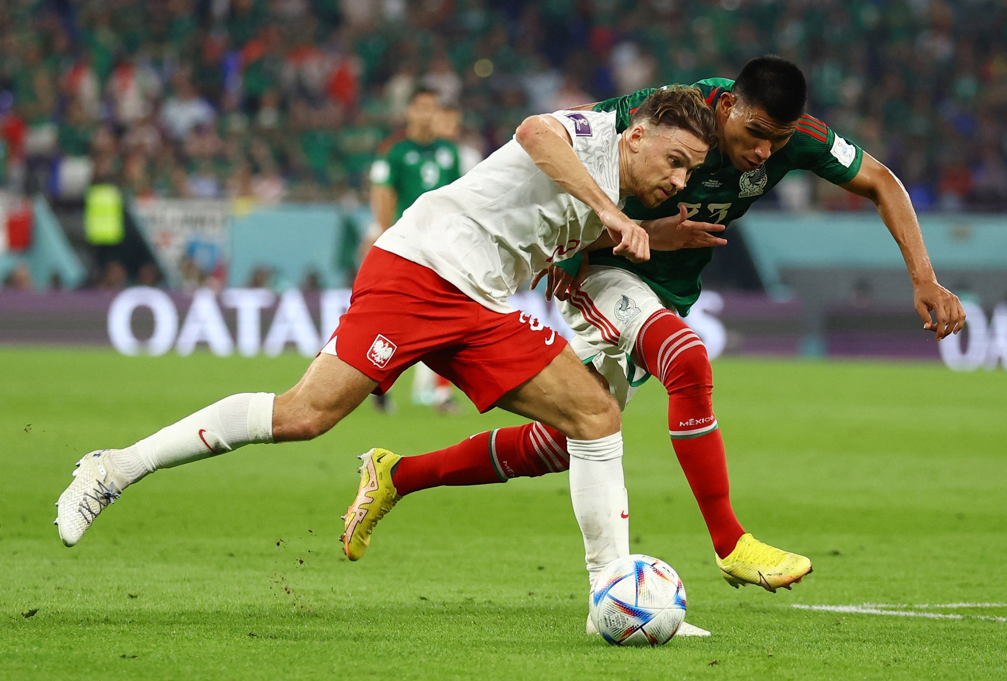 Lewandowski hỏng penalty, Ba Lan chia điểm Mexico - Ảnh 8.