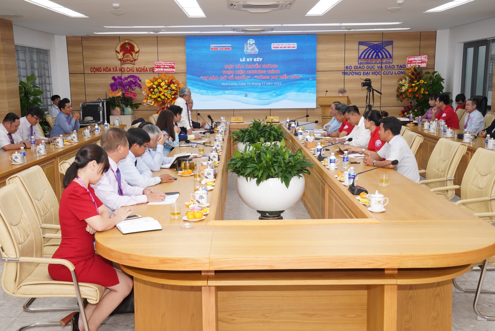 Báo Người Lao Động hợp tác với Trường ĐH Cửu Long triển khai 2 chương trình lớn - Ảnh 6.