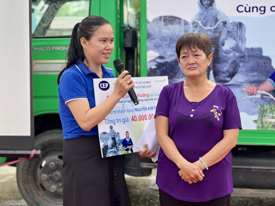 Hơn nửa tỉ đồng hỗ trợ công nhân lao động nghèo tại Đồng Nai - Ảnh 2.