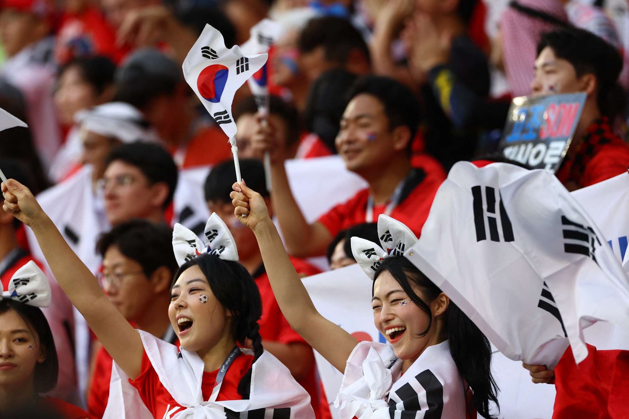 Tuyển Hàn Quốc xuất sắc cầm hòa Uruguay - Ảnh 2.