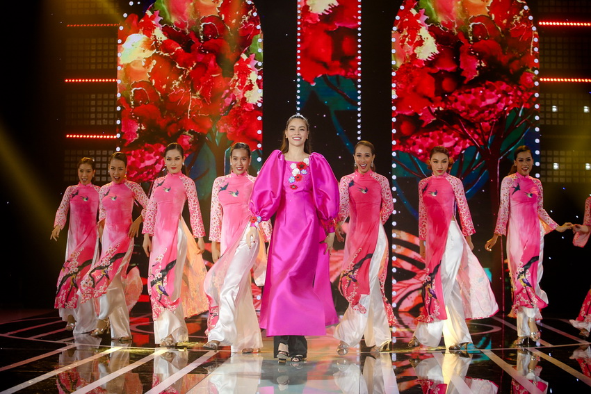 Gala nhạc Việt nhận kỷ lục về chương trình Tết - Ảnh 2.