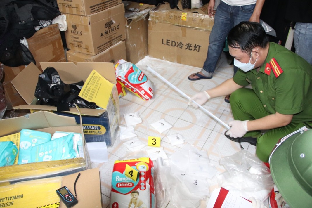Hotgirl Quỳnh Trang cùng cha ruột bị bắt vì tàng trữ 9,5kg ma túy - Ảnh 2.