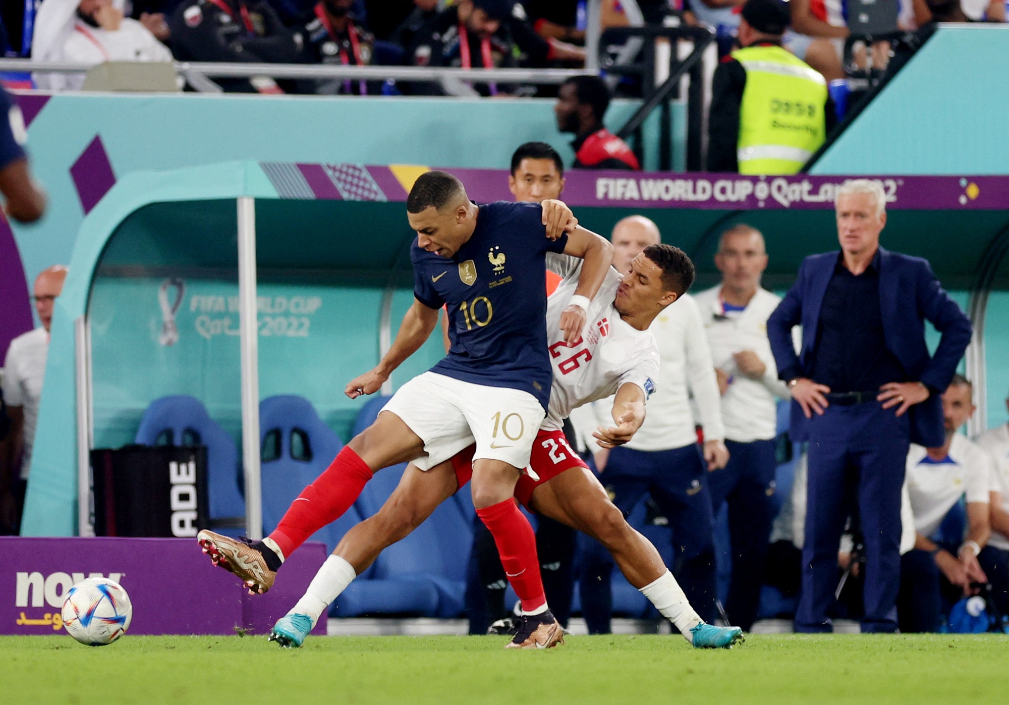 Mbappe lập cú đúp, tuyển Pháp sớm giành suất vào vòng 1/8 World Cup 2022 - Ảnh 2.