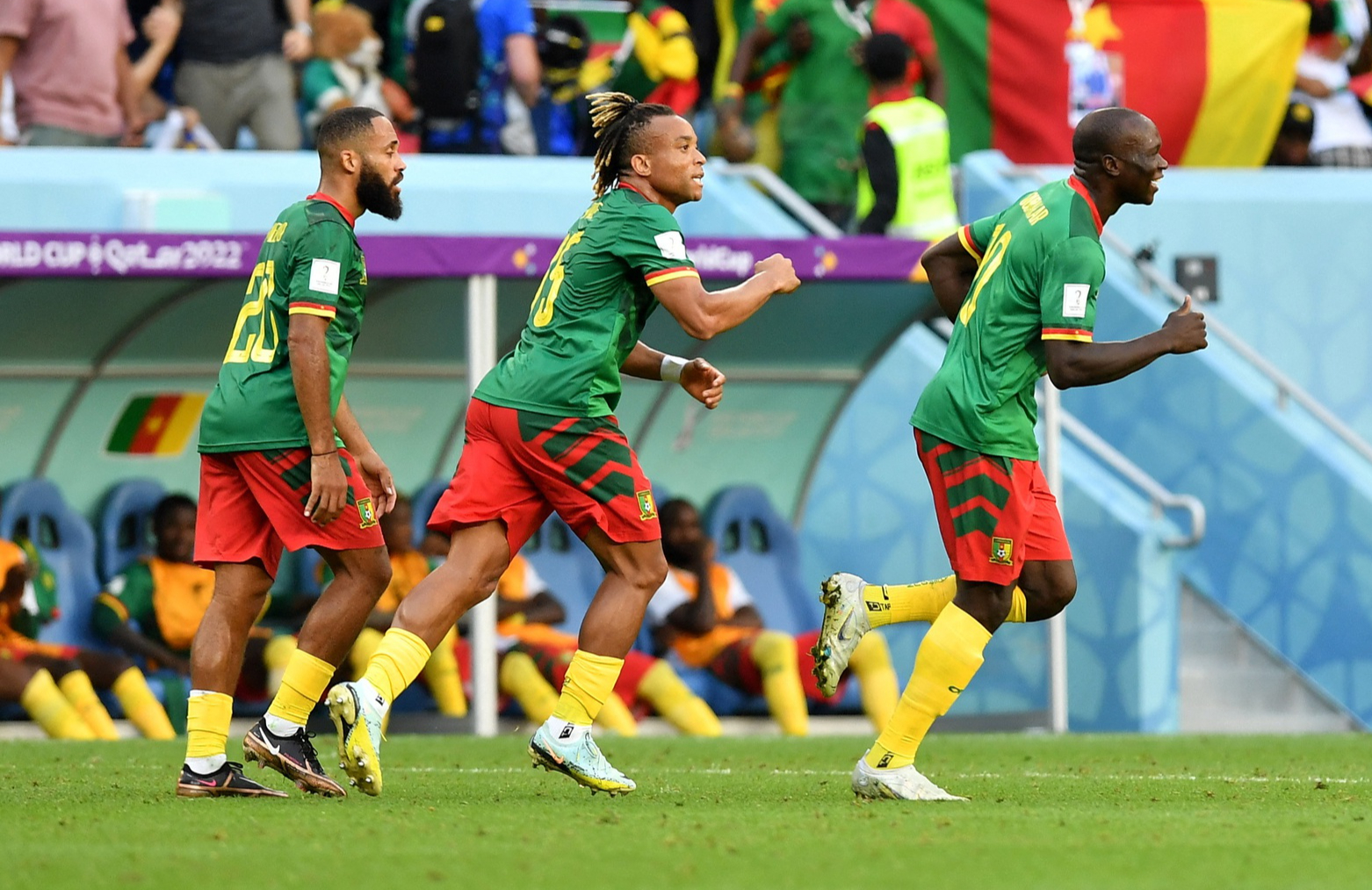 Mưa bàn thắng mãn nhãn trong trận hòa giữa Cameroon và Serbia - Ảnh 2. Mưa bàn thắng mãn nhãn trong trận hòa giữa Cameroon và Serbia - Ảnh 2.