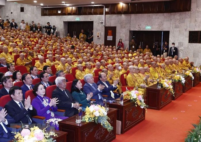 Chủ tịch nước dự Lễ khai mạc Đại hội Phật giáo toàn quốc lần thứ IX - Ảnh 2. Chủ tịch nước dự Lễ khai mạc Đại hội Phật giáo toàn quốc lần thứ IX - Ảnh 2.