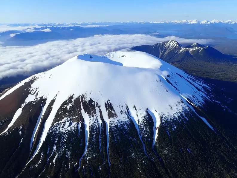 “Quái vật lửa” của Alaska bất ngờ biến dạng, cố xuyên thủng vỏ Trái Đất - Ảnh 1.