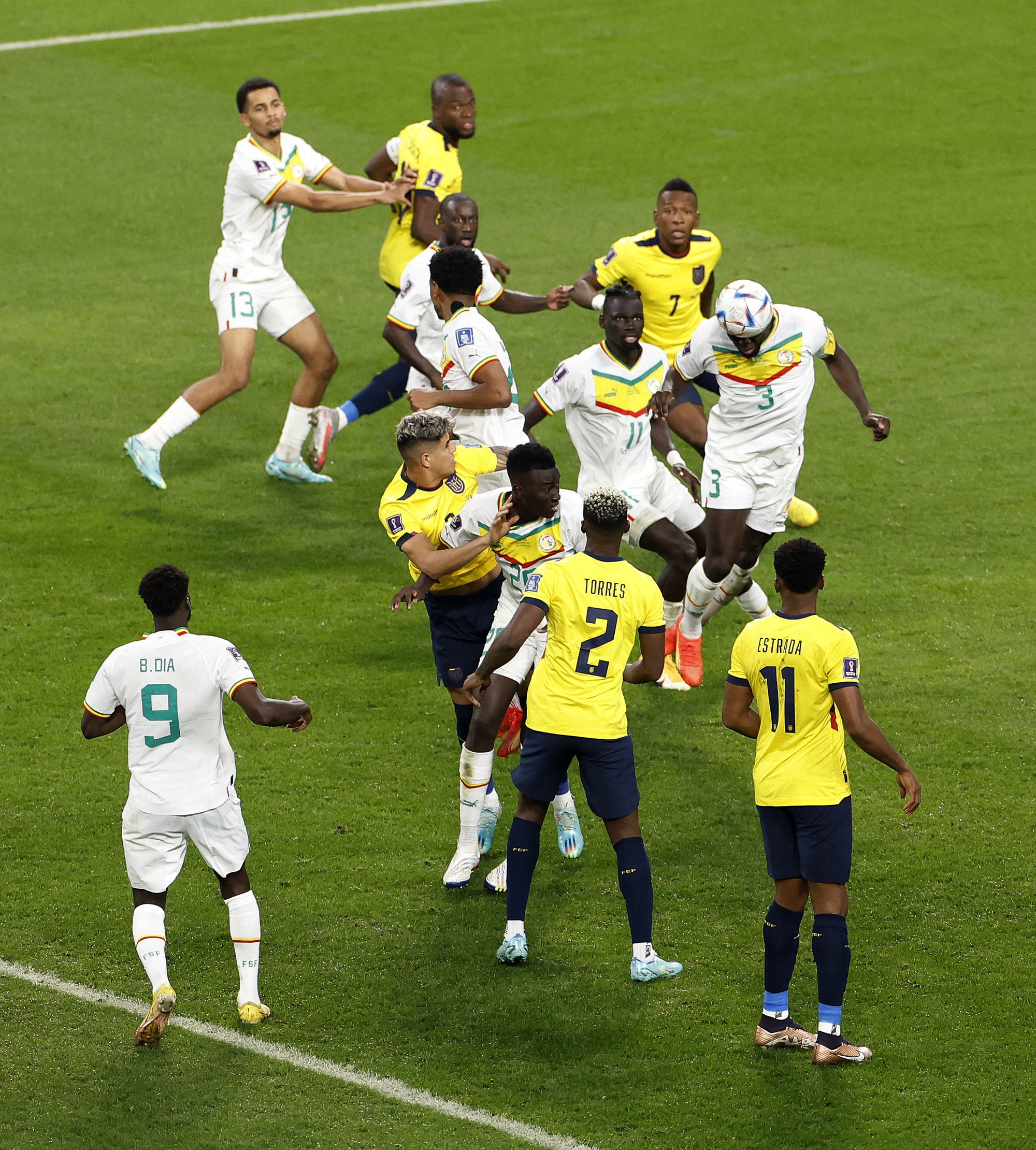 Chiến đấu quả cảm, tuyển Senegal giành vé đi tiếp - Ảnh 18.