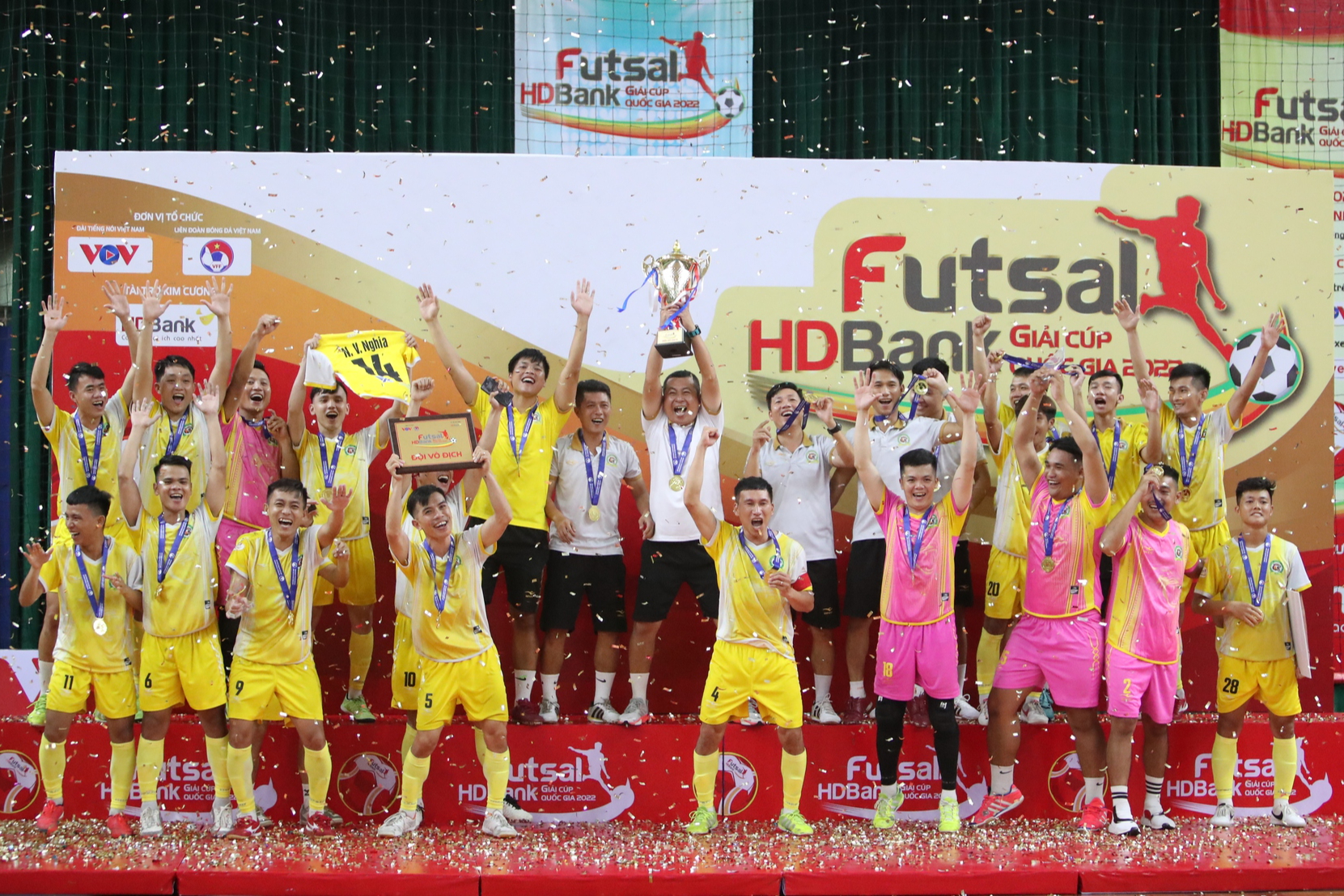 CLB Thái Sơn Nam tiếp tục trở thành cựu vương giải futsal quốc nội - Ảnh 8.