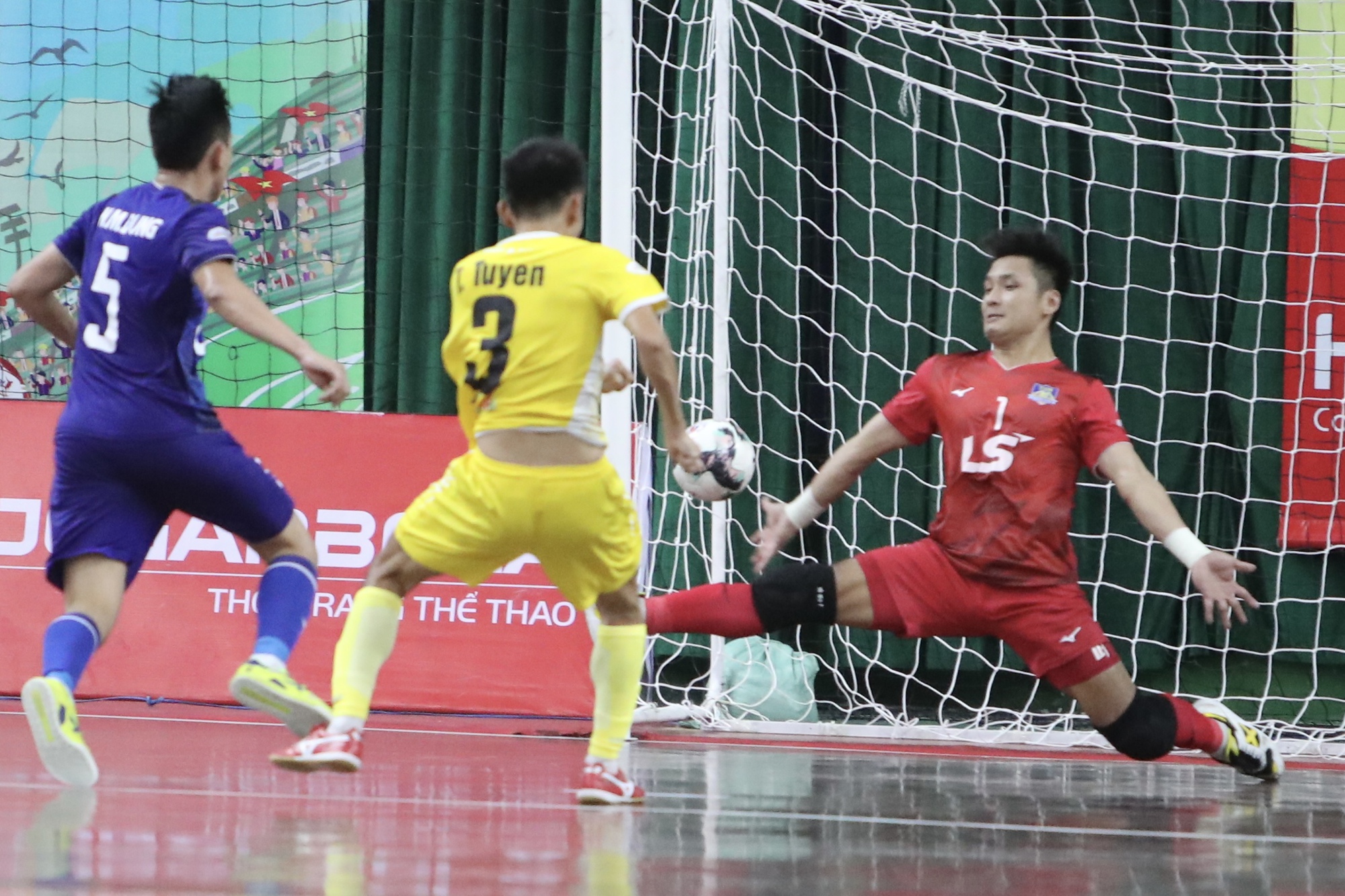 CLB Thái Sơn Nam tiếp tục trở thành cựu vương giải futsal quốc nội - Ảnh 4.
