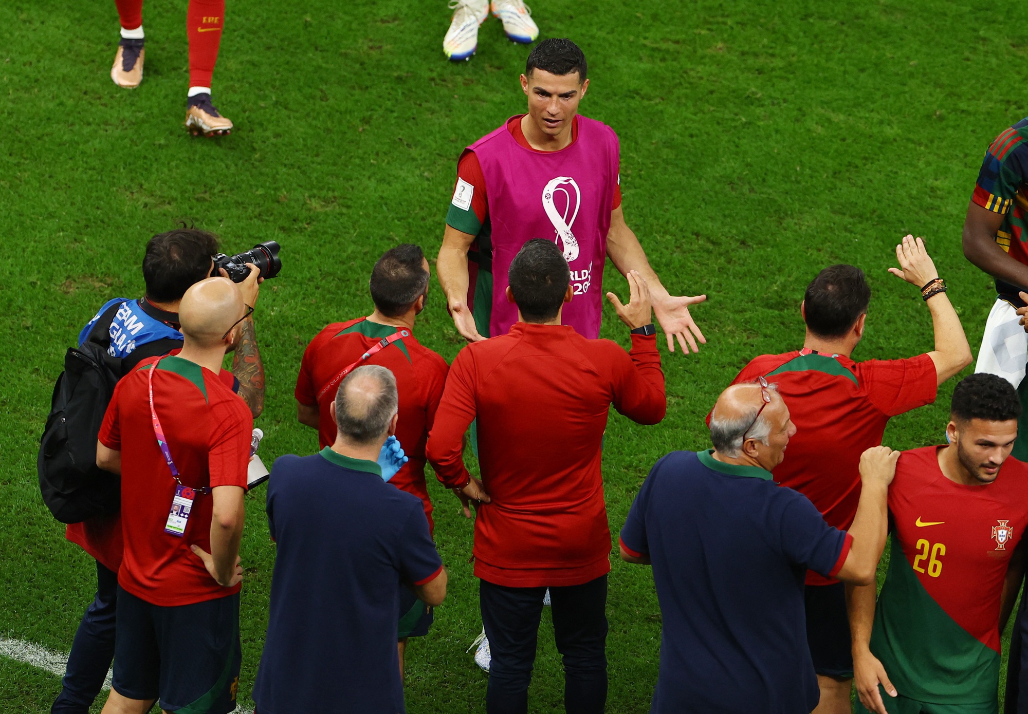 Bồ Đào Nha kêu gọi đoàn kết sau nghi án Ronaldo mắng HLV - Ảnh 3.