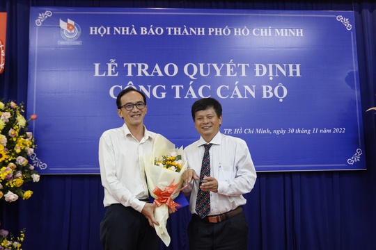 Ông Nguyễn Tấn Phong làm Chủ tịch Hội Nhà báo TP HCM - Ảnh 5.