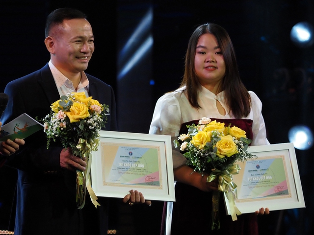 Người phụ nữ 40 tuổi, giảm 9,7 kg nhận giải đặc biệt Tôi khoẻ đẹp hơn - Ảnh 1.