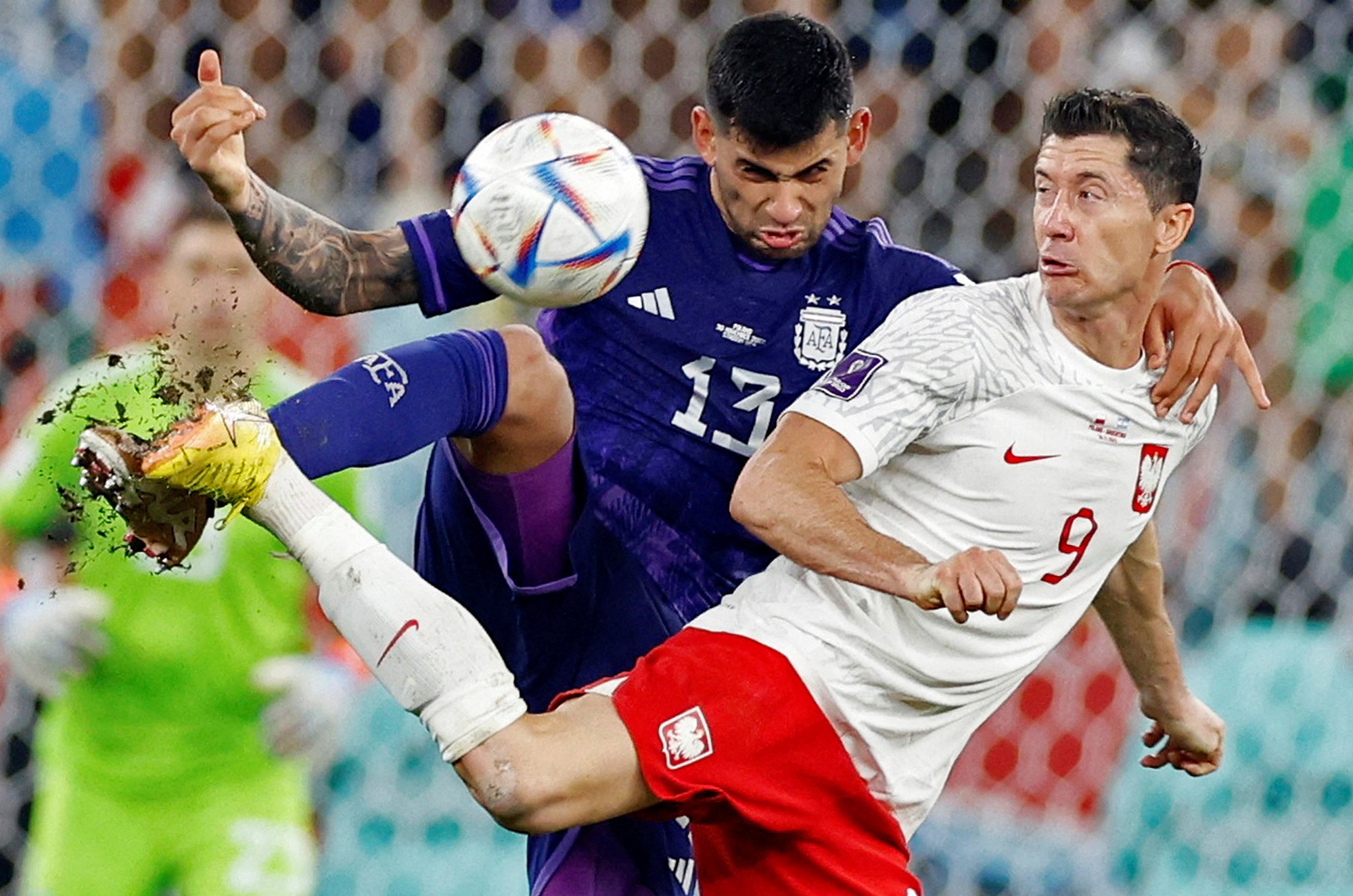 Messi là một biểu tượng bóng đá tại Argentina và trên toàn thế giới. Cùng ngắm nhìn những bức ảnh của anh ở đất nước Nam Mỹ này, hãy cảm nhận vẻ đẹp tự nhiên, con người và sự mê hoặc trong lối chơi của Messi.