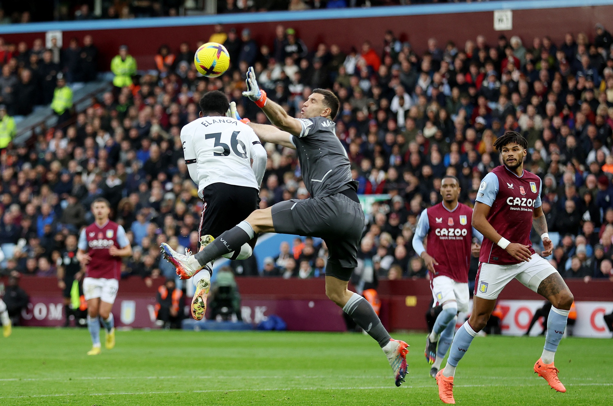 Aston Villa gieo sầu, Man United thảm bại tại Villa Park - Ảnh 6.