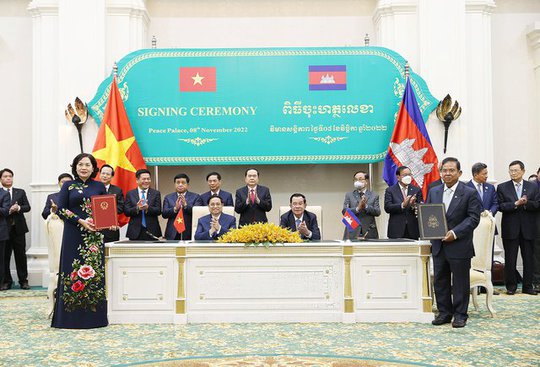 Việt Nam - Campuchia ký kết 11 văn kiện hợp tác - Ảnh 3.