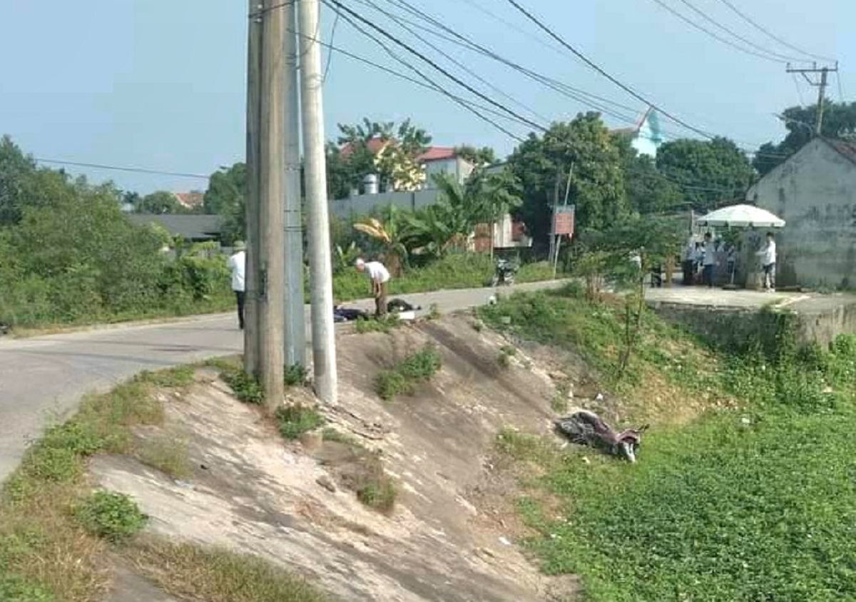 Cả gia đình 3 người tử vong sau tai nạn giao thông - Ảnh 1.