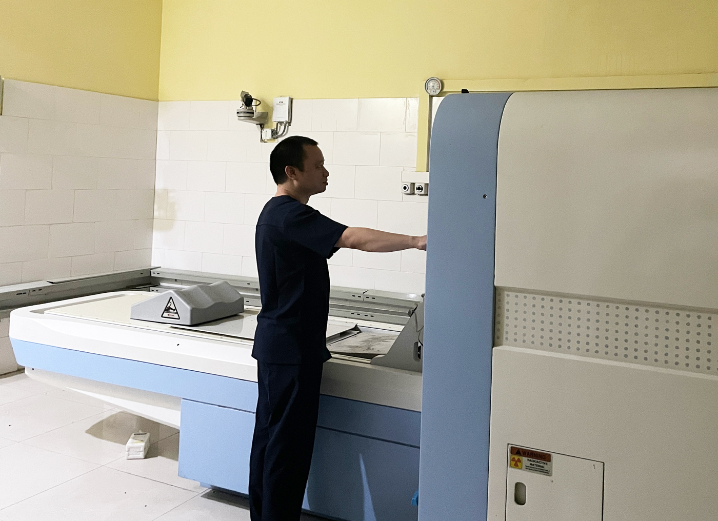 Cận cảnh xót xa trong bệnh viện hạng đặc biệt của Việt Nam- Ảnh 3.