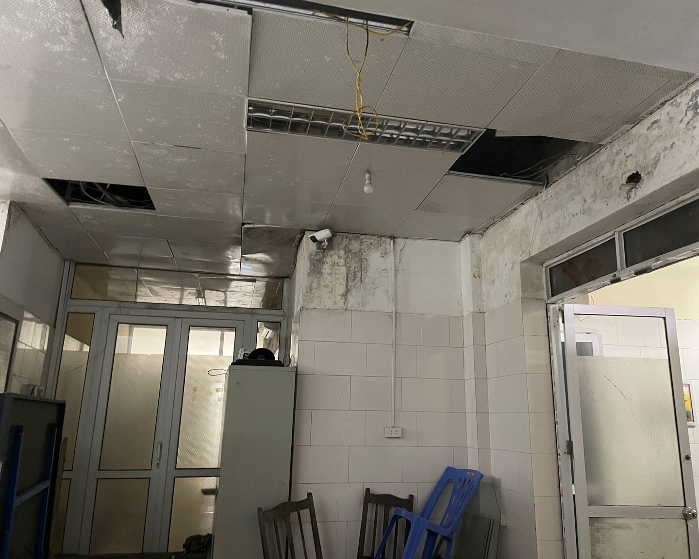 Cận cảnh xót xa trong bệnh viện hạng đặc biệt của Việt Nam- Ảnh 14.