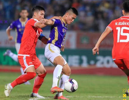 CLB Hà Nội đặt một tay vào chức vô địch V-League 2022 - Ảnh 4.