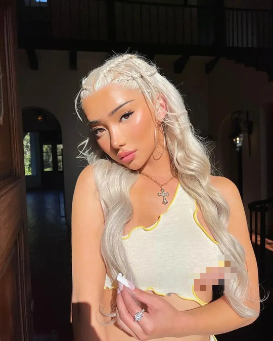 nikita-dragun-arrested-felony-battery-on-police-officer743-16679884703881850238227-16679885538261825664711.jpg