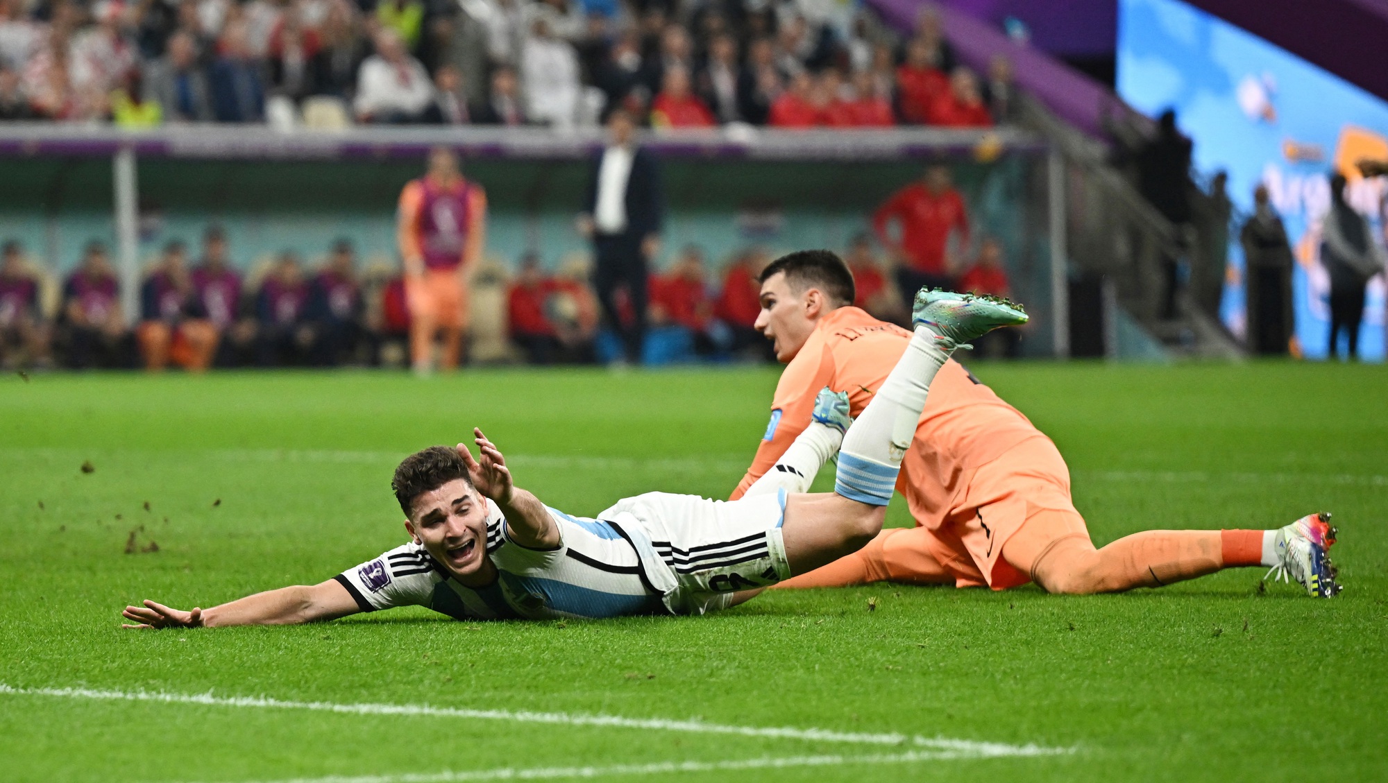 Tranh cãi về quả penalty của Argentina tại bán kết World Cup 2022 - Ảnh 3.