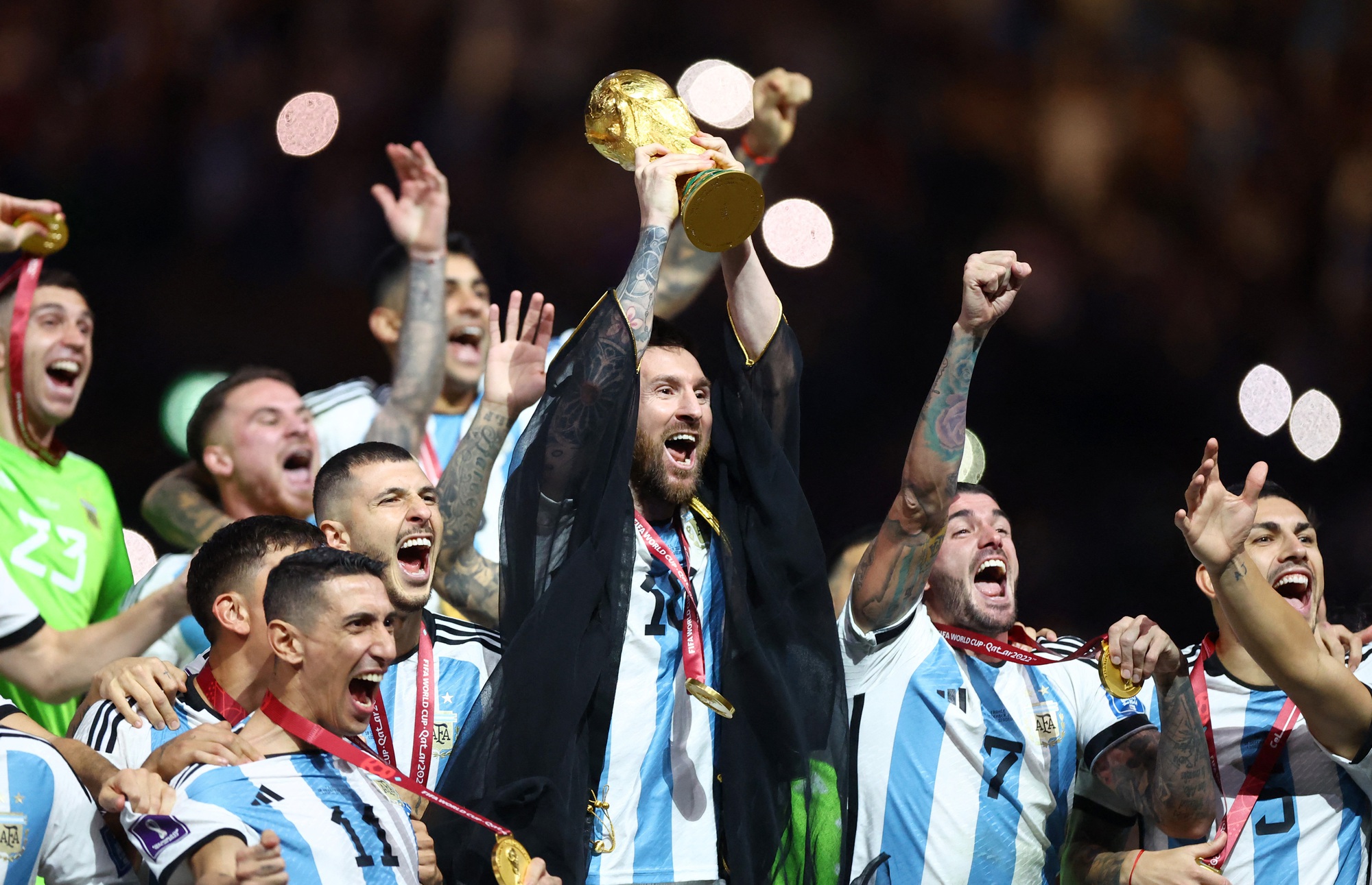 Argentina vô địch World Cup, Messi lập vô số kỷ lục để đời.