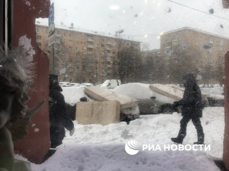 Moscow hỗn loạn vì tuyết rơi kỷ lục - Ảnh 3.