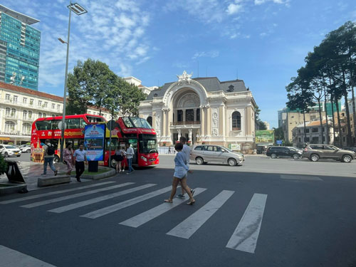 Sớm đưa tàu metro vào hoạt động - Ảnh 2.