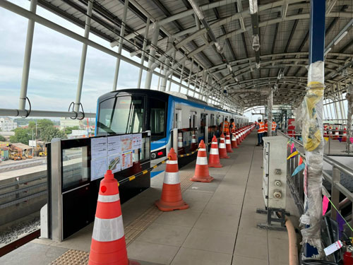 Sớm đưa tàu metro vào hoạt động - Ảnh 1.