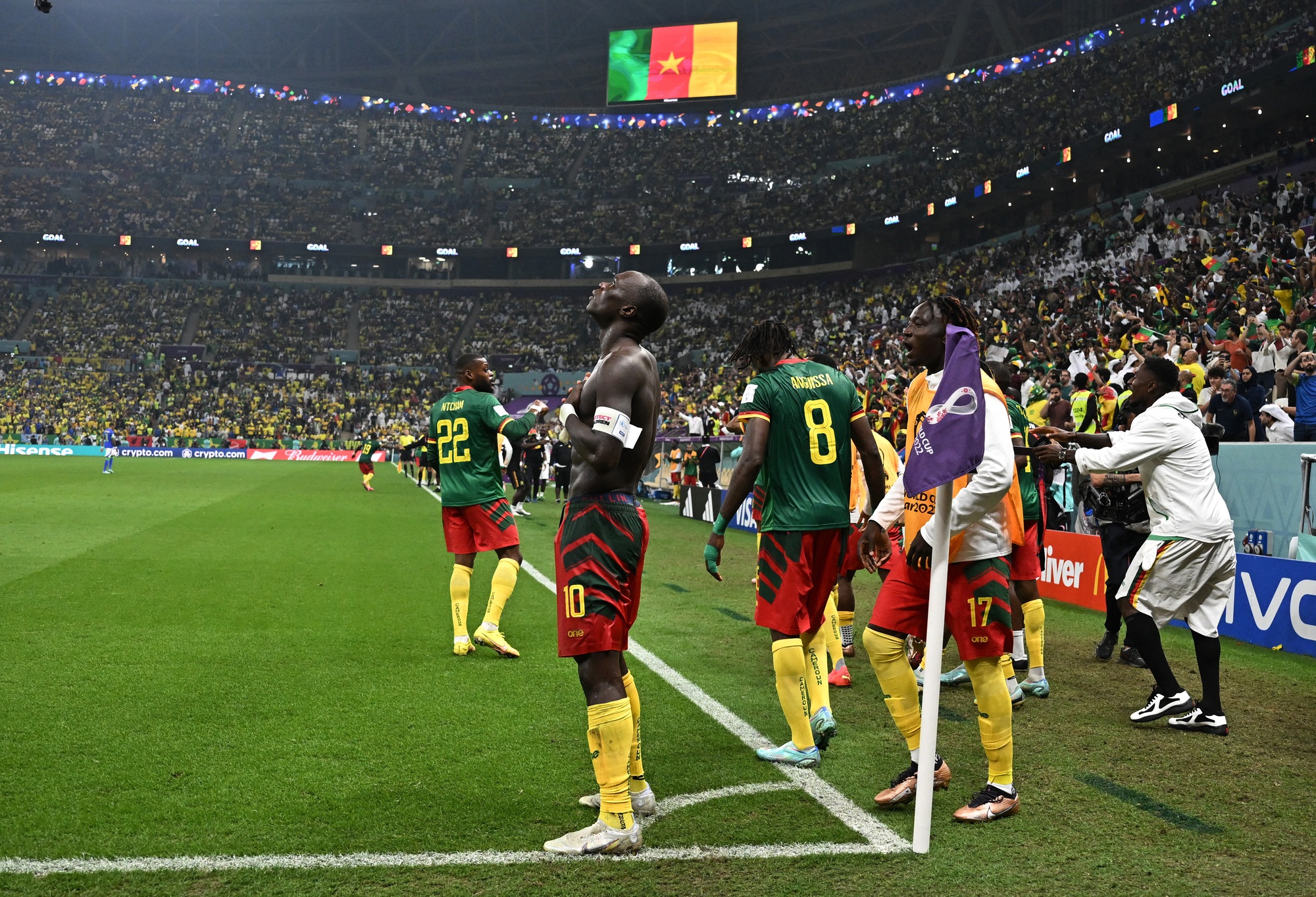 Thua sốc Cameroon, Brazil thẳng tiến vòng 1/8 - Ảnh 5.