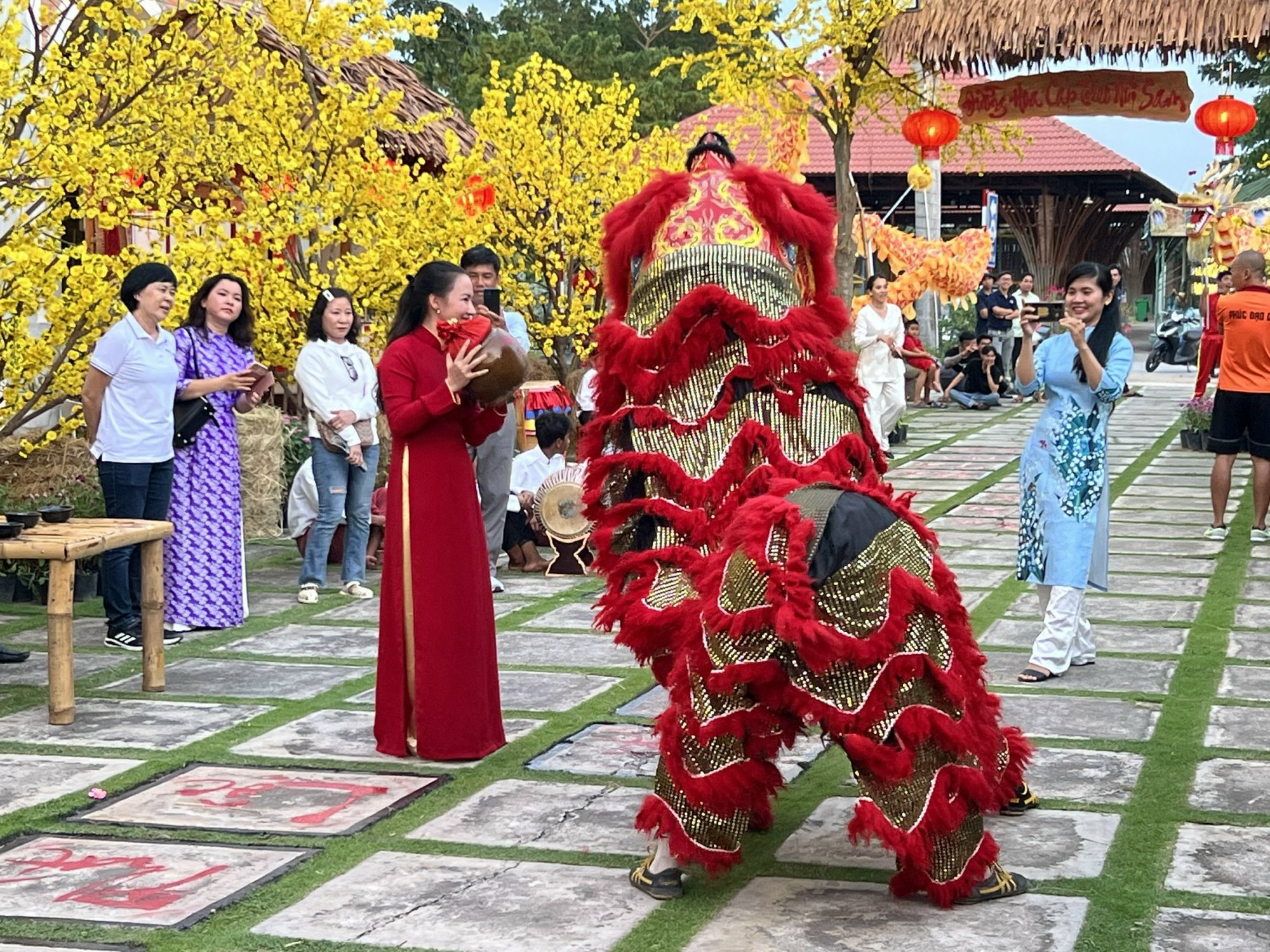 Cáp treo Núi Sam sẵn sàng đón Noel, Tết Dương lịch và Tết Nguyên đán 2023 - Ảnh 3.