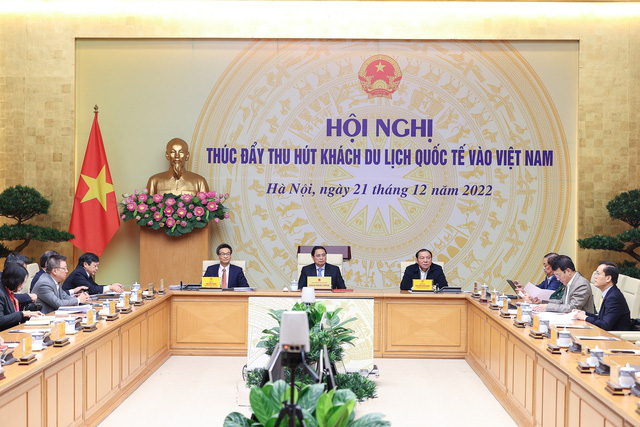 Thủ tướng yêu cầu khắc phục điểm nghẽn, thu hút khách du lịch quốc tế vào Việt Nam - Ảnh 2.