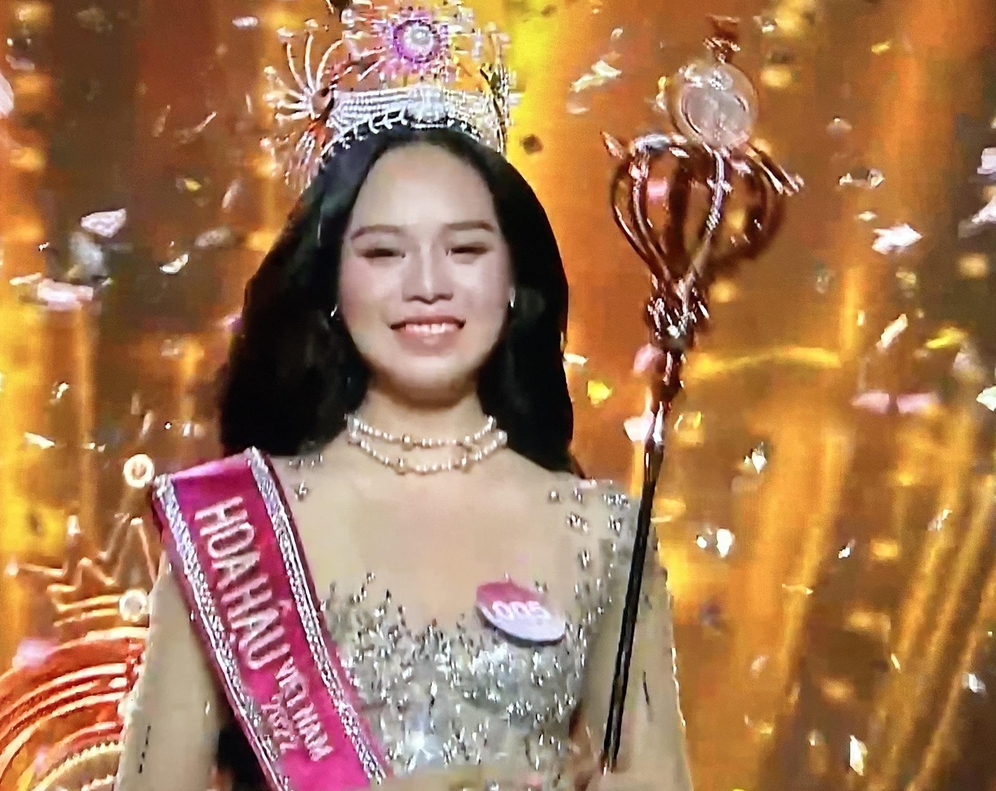 Hoa hậu Việt Nam 2022 là cô sinh viên đến từ Đà Nẵng - Ảnh 2.