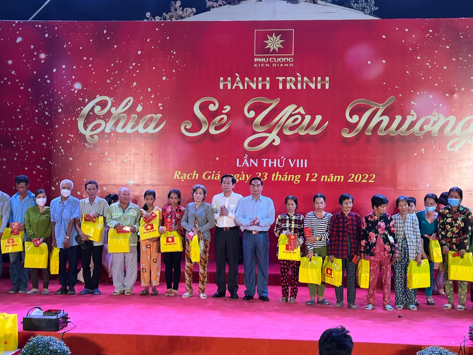 Hơn 22 tỉ đồng cho Hành trình “Chia sẻ yêu thương” tại Kiên Giang - Ảnh 1.