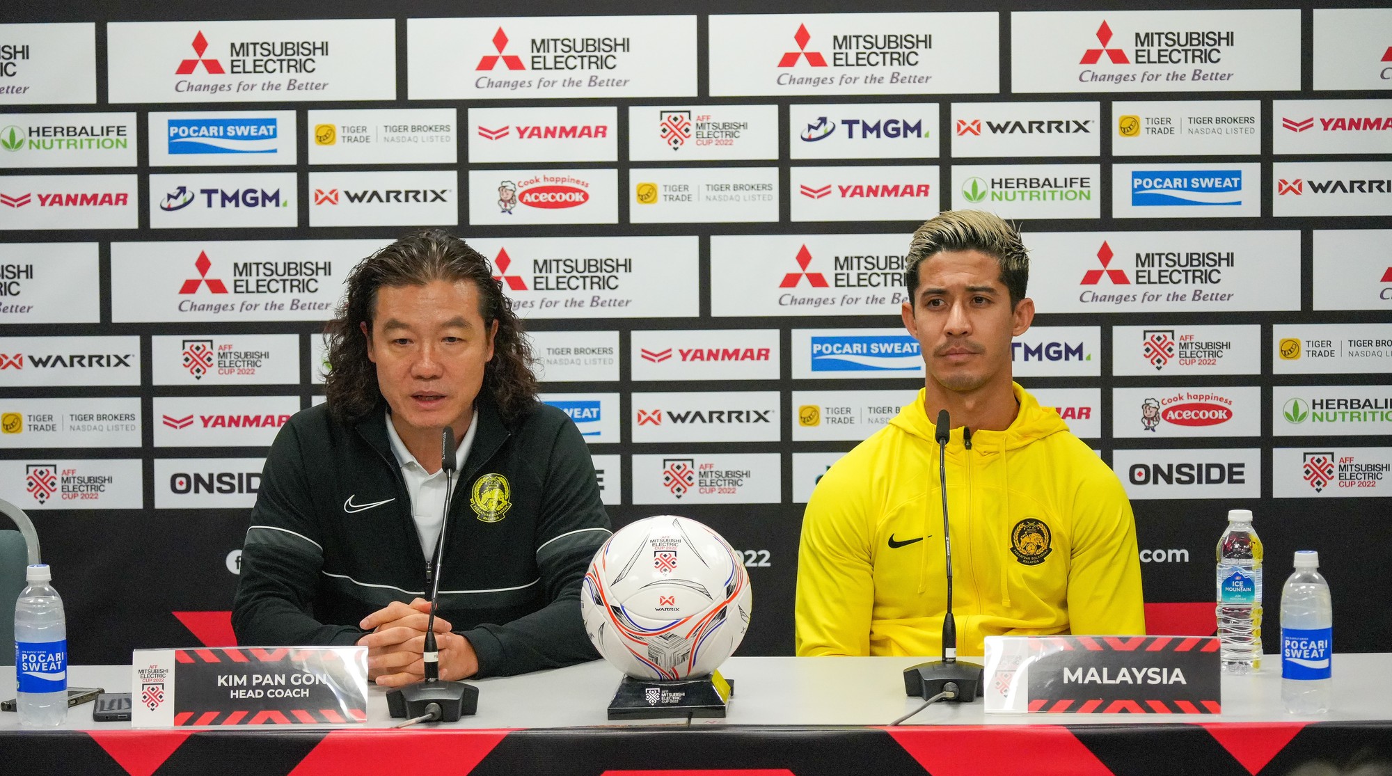 Tiền đạo Aguero góp công giúp Malaysia vượt mặt tuyển Việt Nam - Ảnh 1.