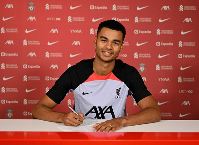 Liverpool cướp Cody Gakpo, Man United vuột chữ ký sao Hà Lan - Ảnh 1.